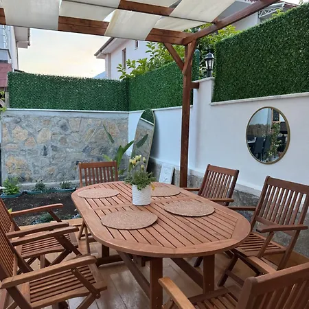 Ayshira Aparts Appartamento