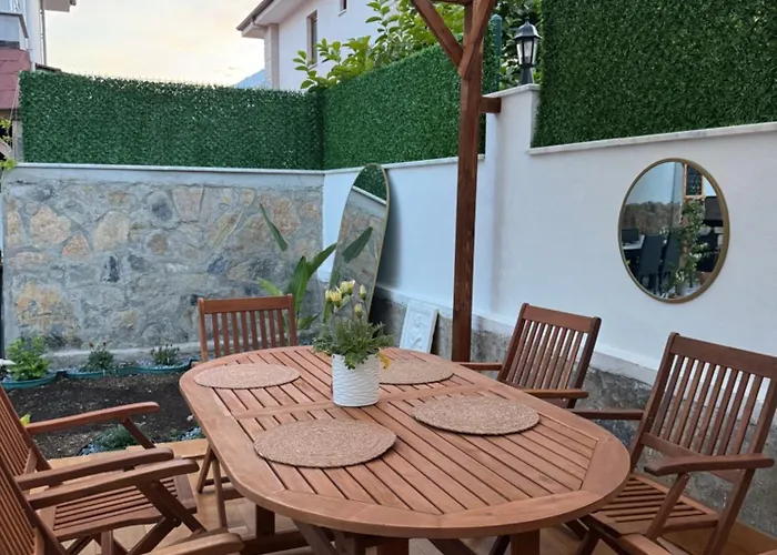 Ayshira Aparts 아파트